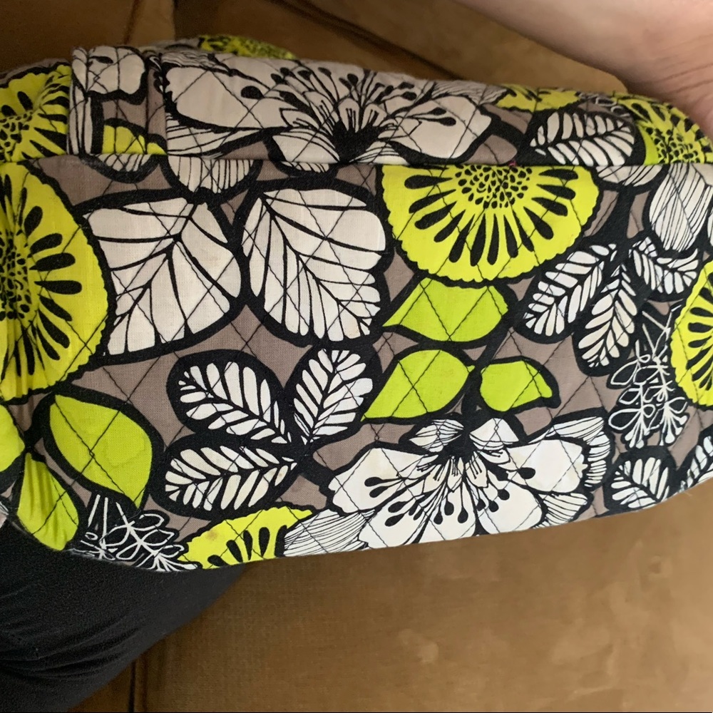 Good used condition Vera Bradley shoulder bag - Picture 8 of 11